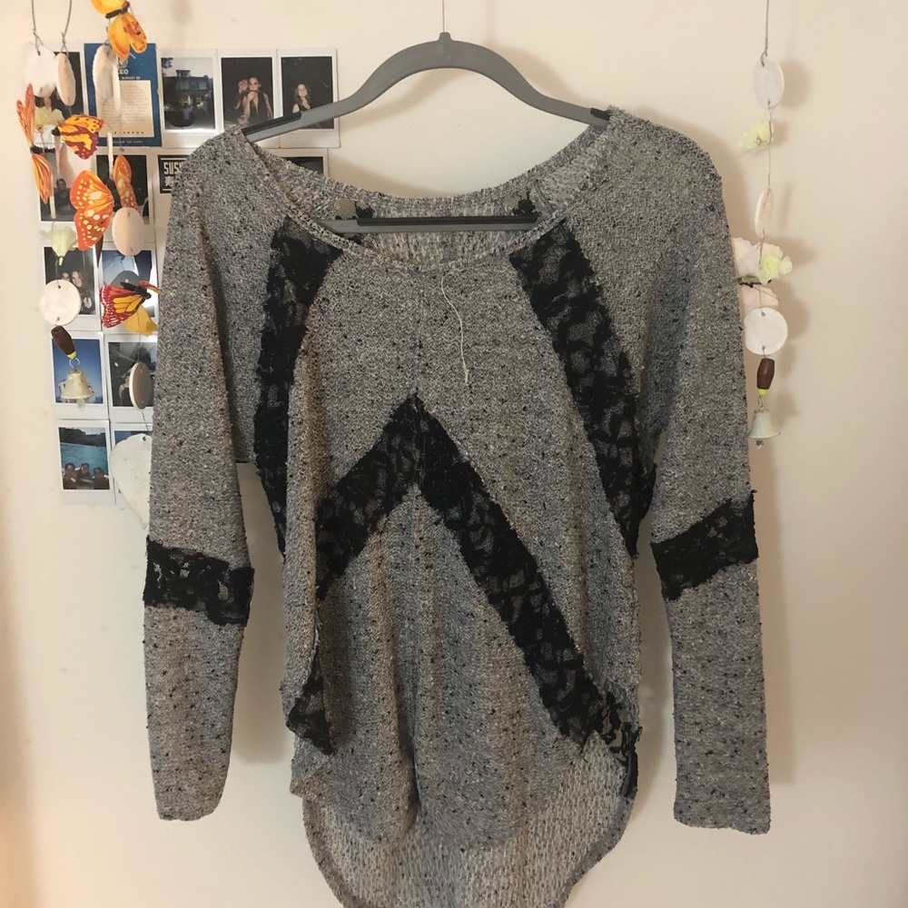 Long-sleeve Free People gray top with lace